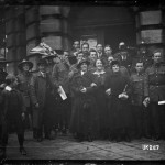 New Zealand soldiers & civilians in London at the end of the war